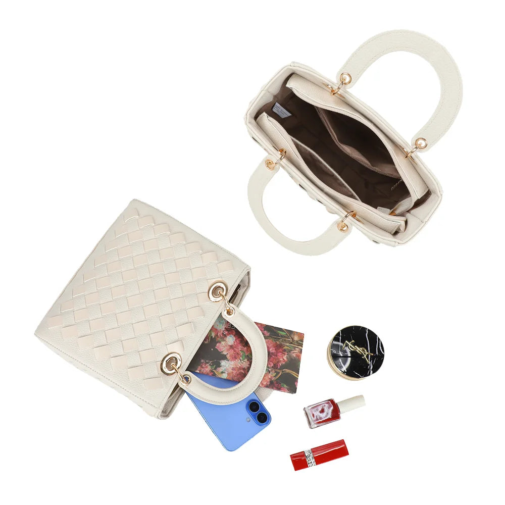 Intérieur de l’Allure Tressée beige : compartiments et poches pour ranger téléphone et essentiels – réf. DG-5816