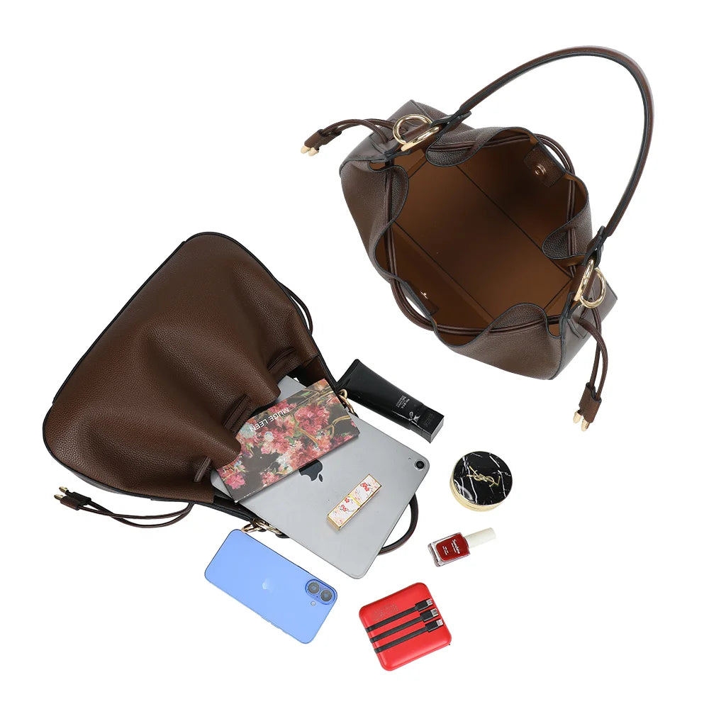Intérieur de l’Alma Trousse café : doublure synthétique et trousse assortie pour les petits essentiels – réf. DQ-8717