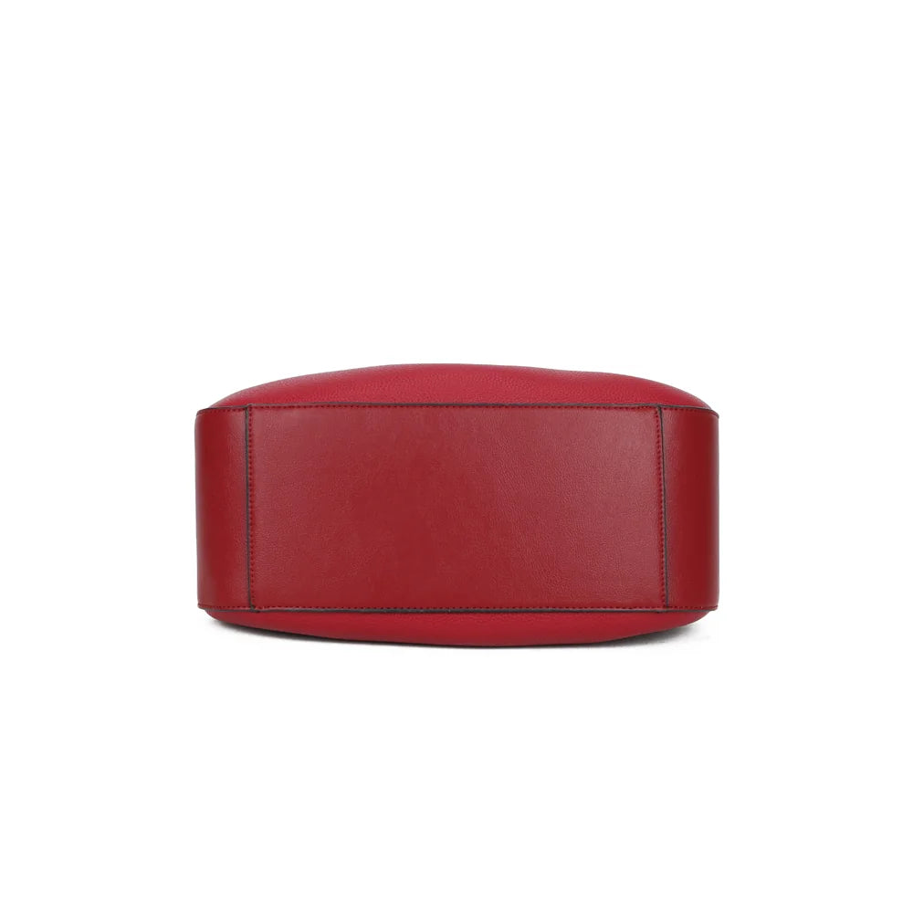 Dessous de l’Alma Trousse rouge foncé, vu à plat, avec sa bordure passepoilée foncée tout autour – réf. DQ-8717