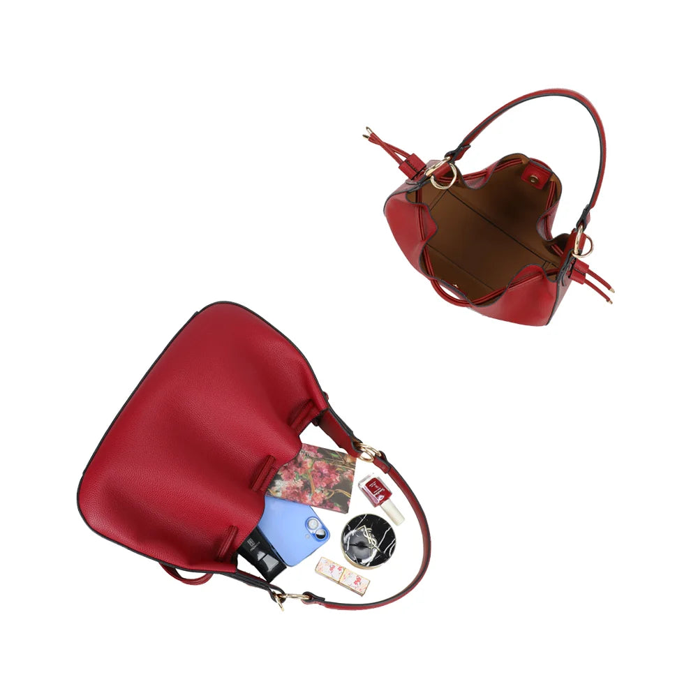 Intérieur de l’Alma Trousse rouge foncé : doublure synthétique et trousse assortie pour les petits essentiels – réf. DQ-8717