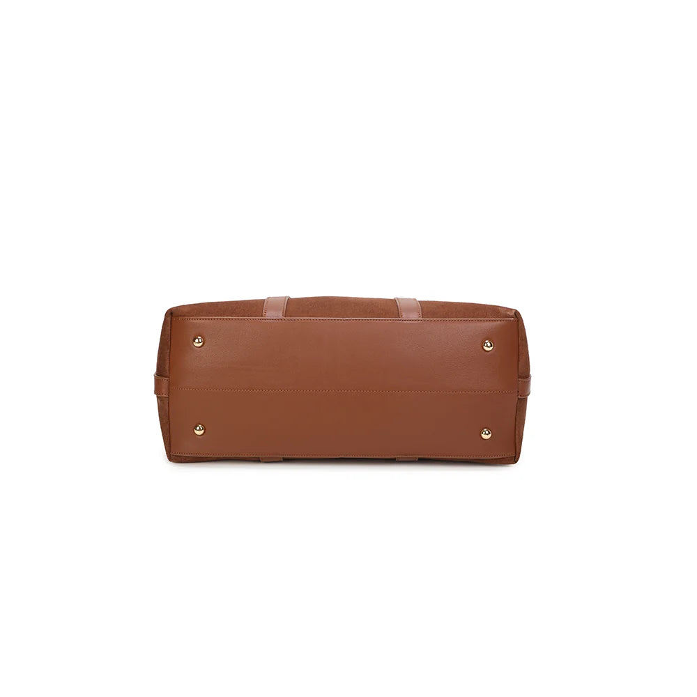 Dessous du sac Althéa marron : base renforcée et pieds de protection pour plus de stabilité – réf. R-2025