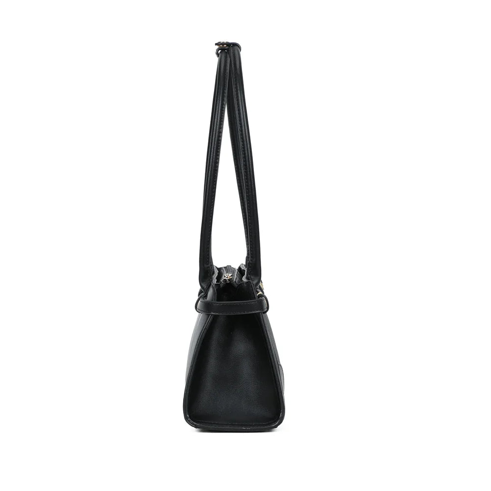 Profil du sac Amarante noir : soufflet latéral lisse et 10 cm de profondeur pour l’essentiel