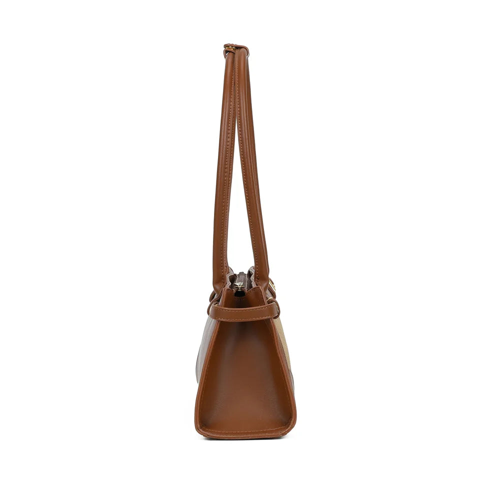 Profil du sac Amarante taupe foncé : soufflet latéral lisse et 10 cm de profondeur pour l’essentiel