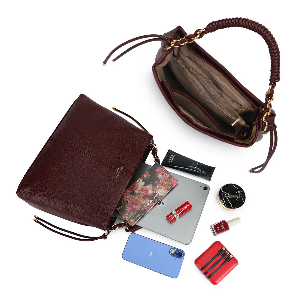 Intérieur du sac Amélie bordeaux : plusieurs compartiments et une poche zippée pour ranger vos affaires – réf. JC-53005