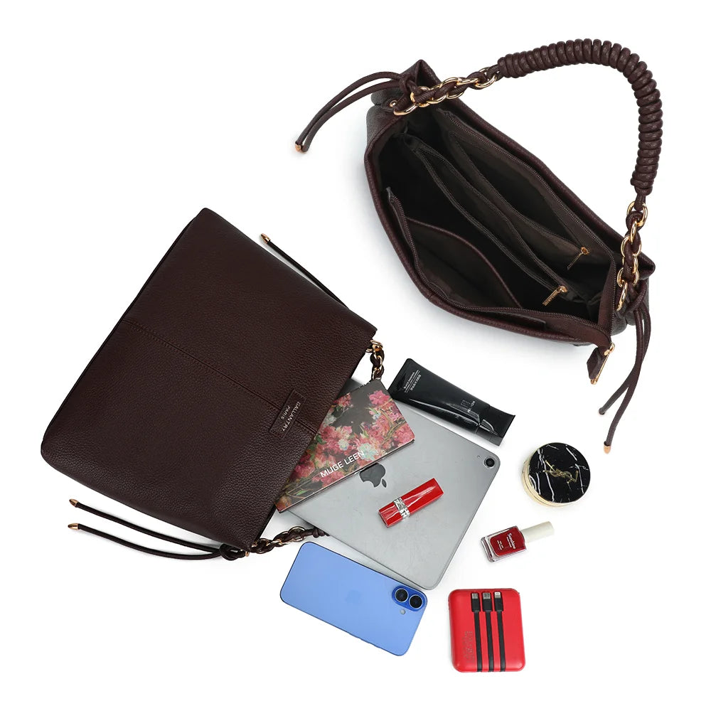 Intérieur du sac Amélie café : plusieurs compartiments et une poche zippée pour ranger vos affaires – réf. JC-53005