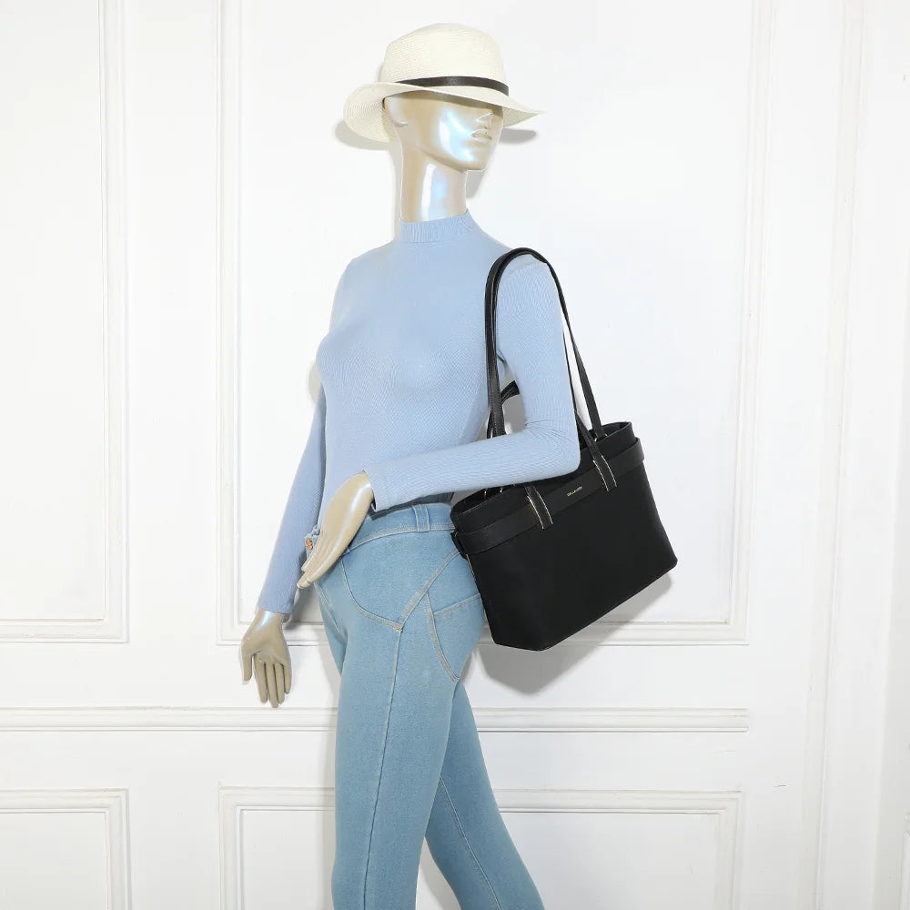 Sac à main femme Aria noir porté à l’épaule grâce à ses longues anses de 32 cm – réf. DQ-8714