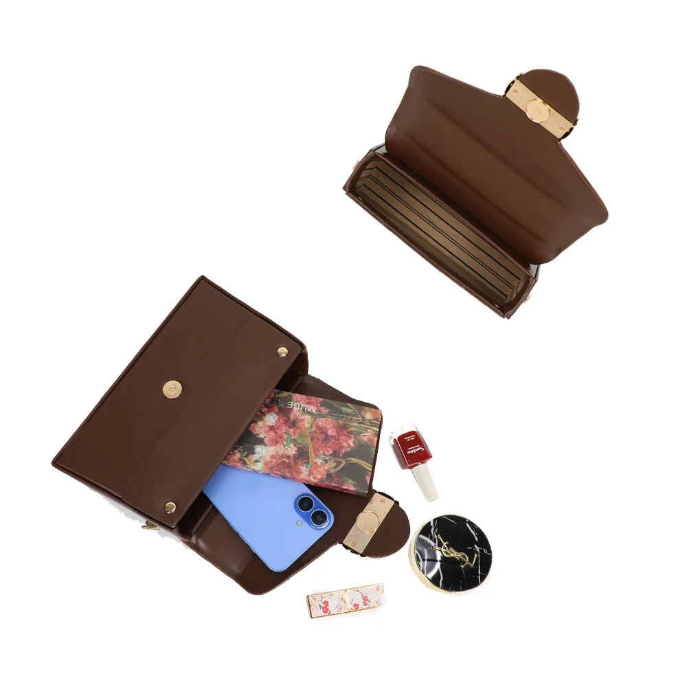 Intérieur du sac Artemisia café : compartiment principal pour téléphone, carnet et maquillage – réf. YL-26013