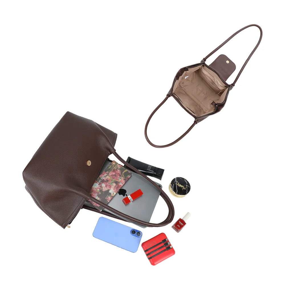Intérieur de l’Aura Soft café : doublure synthétique, place pour tablette, téléphone et maquillage – réf. R-2033