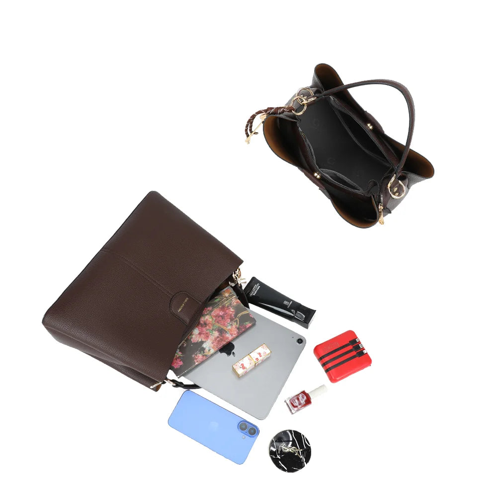 Intérieur du sac Aurélia café : trois compartiments, un central zippé et deux à bouton magnétique – réf. DQ-8711