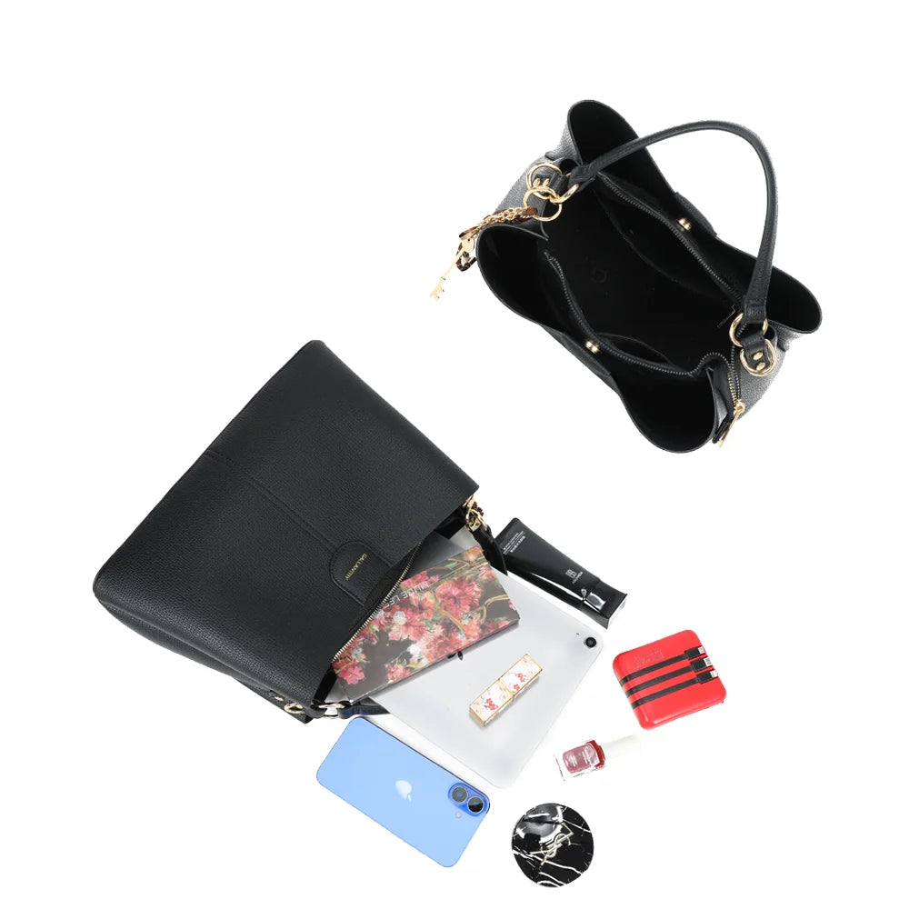 Intérieur du sac Aurélia noir : trois compartiments, un central zippé et deux à bouton magnétique – réf. DQ-8711