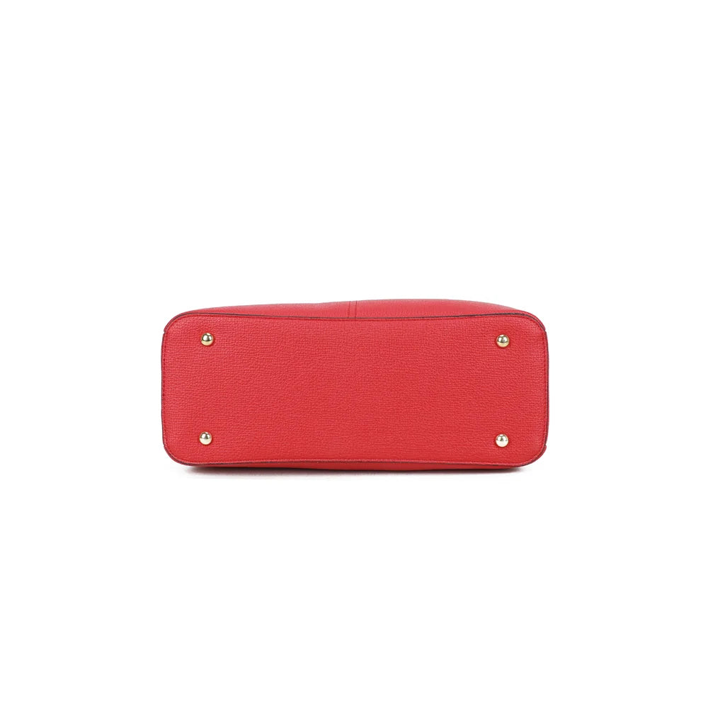 Vue du dessous du sac Aurélia rouge, une base de 33 × 13 cm pour une silhouette bien structurée – réf. DQ-8711