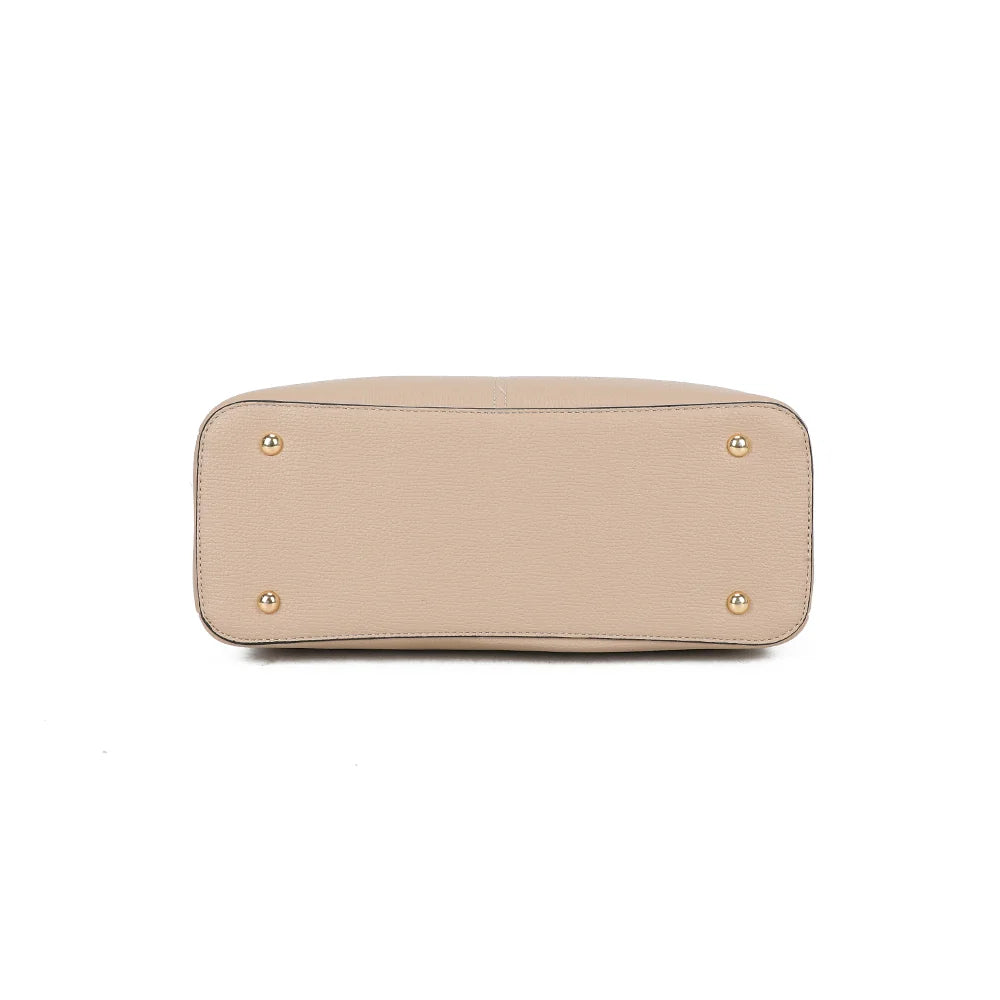 Vue du dessous du sac Aurélia taupe, une base de 33 × 13 cm pour une silhouette bien structurée – réf. DQ-8711