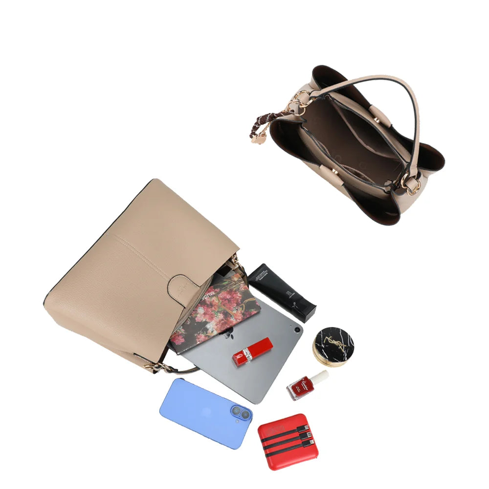 Intérieur du sac Aurélia taupe : trois compartiments, un central zippé et deux à bouton magnétique – réf. DQ-8711