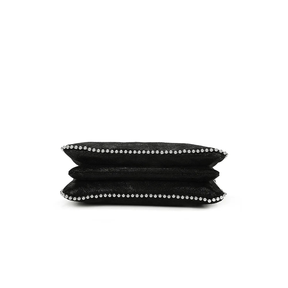 Dessous du sac Aurora noir, bordé de petites billes métalliques argentées sur tout le contour – réf. KJ-62015