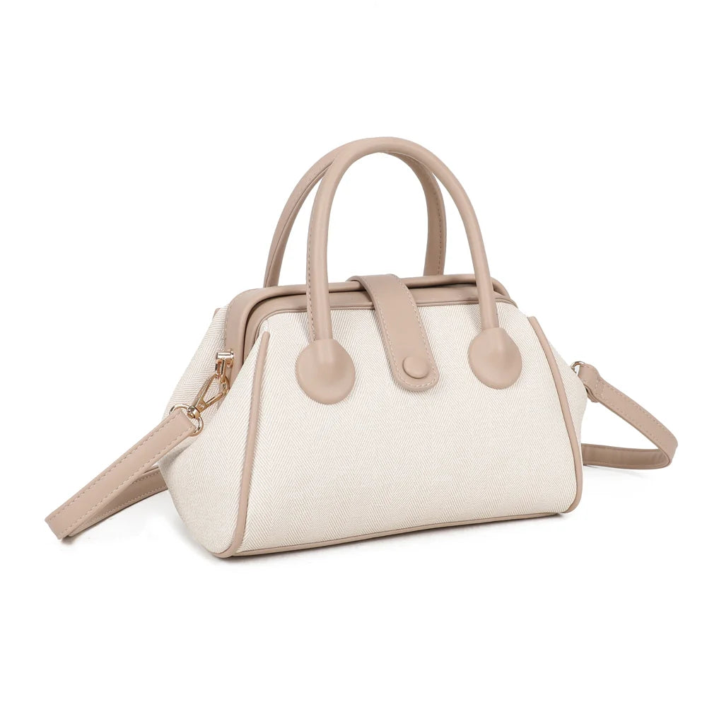 Aurore beige/taupe de trois quarts : côtés évasés façon sac docteur et patte à bouton-pression – réf. A-9145