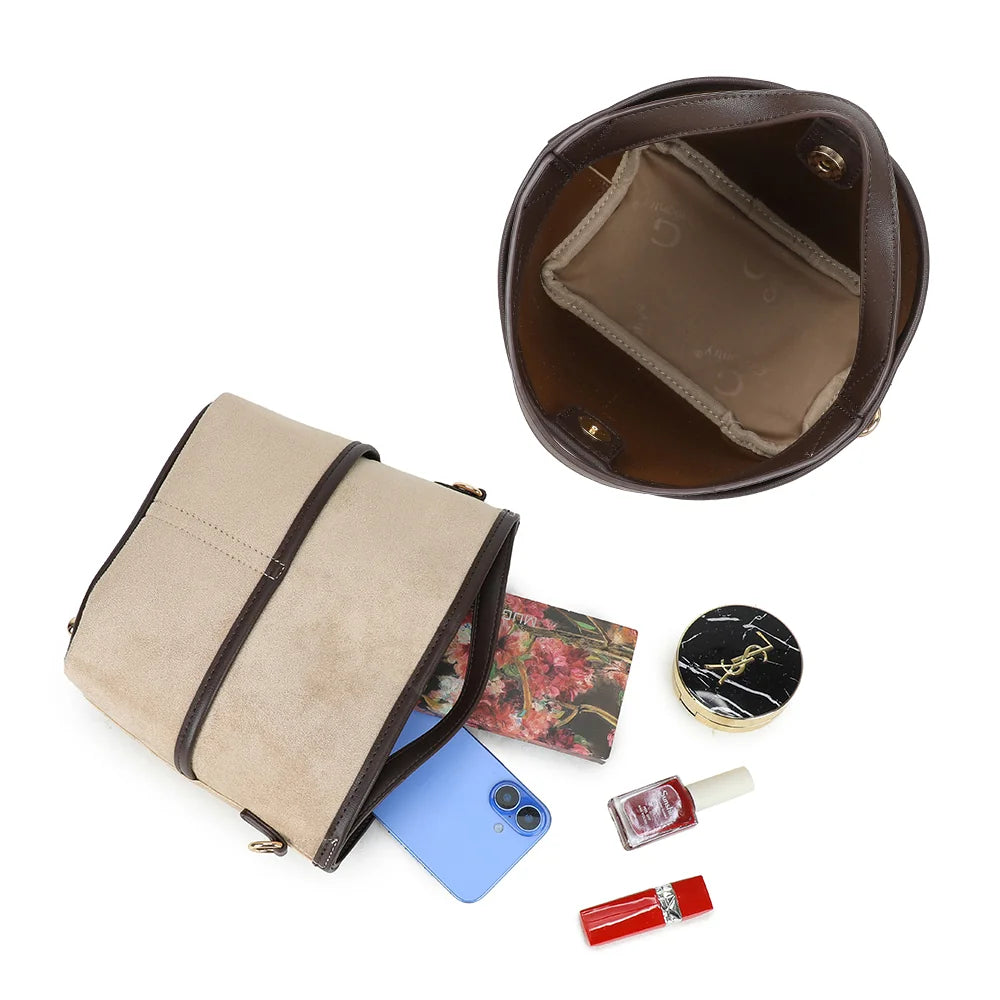 Intérieur de l’Ava Duo taupe/coffee : compartiment principal et doublure synthétique siglée Gallantry – réf. R-2026