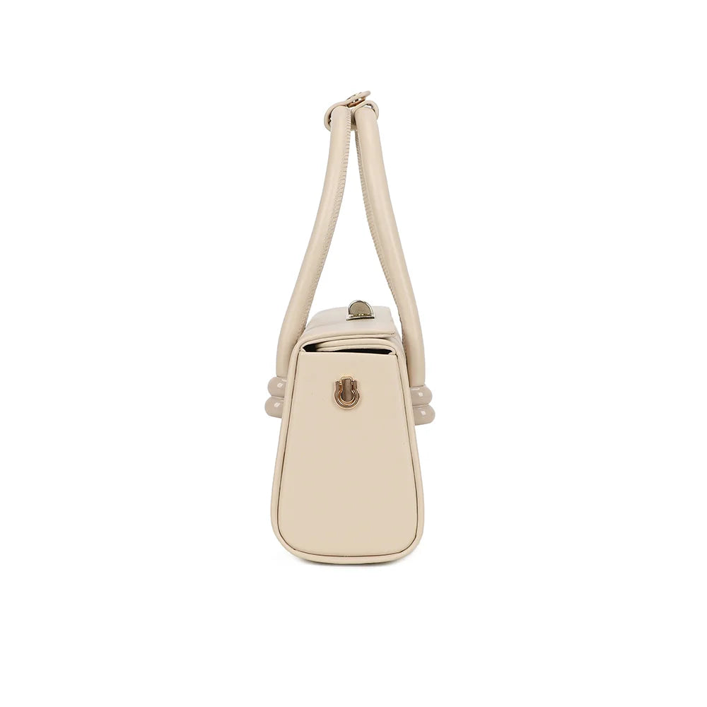 Profil du sac Azura beige : anneau doré latéral pour accrocher la bandoulière amovible – réf. YL-26016-1