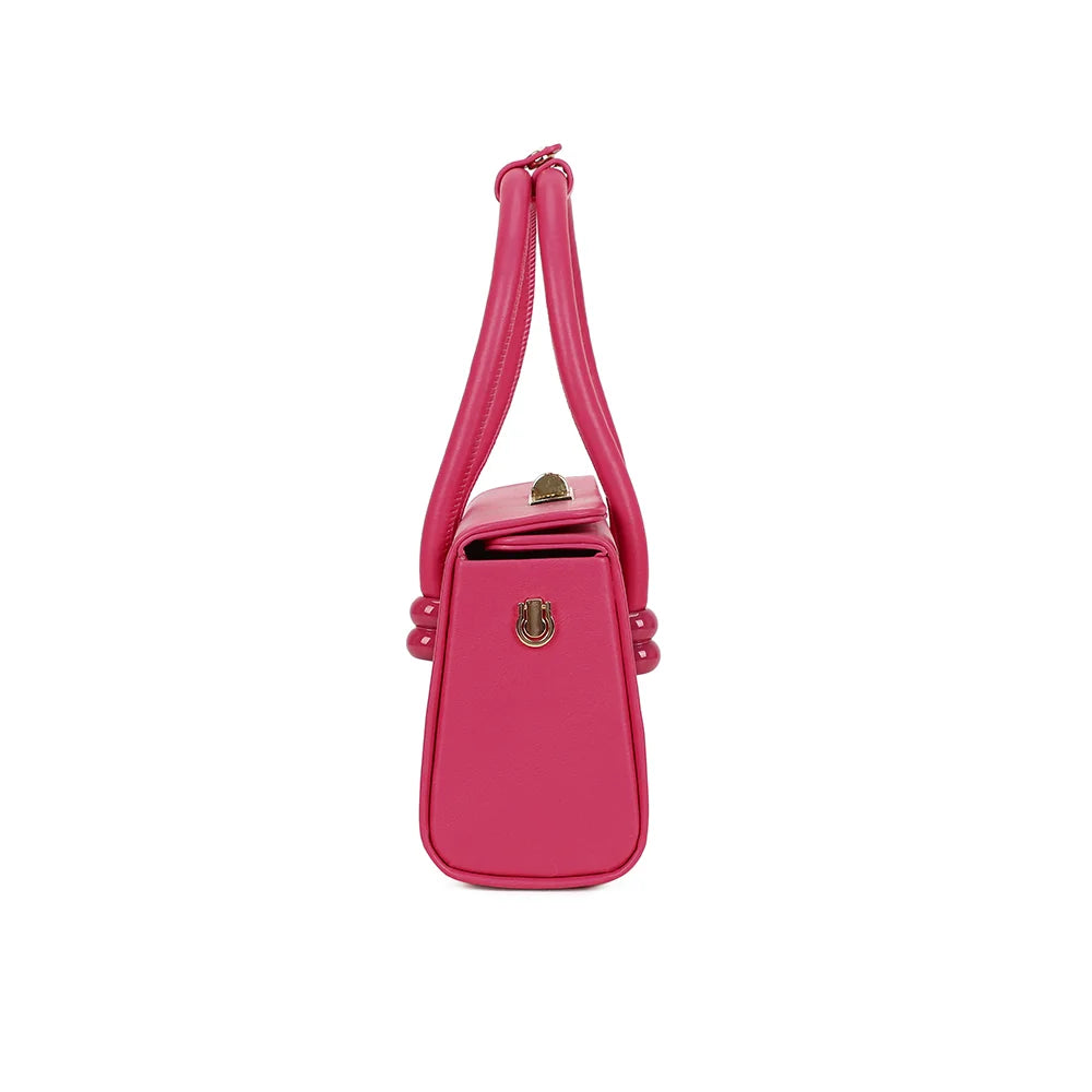 Profil du sac Azura fuschia : anneau doré latéral pour accrocher la bandoulière amovible – réf. YL-26016-1