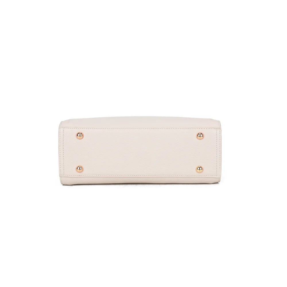 Dessous du sac Azure beige : base structurée posée sur des pieds métalliques dorés protecteurs – réf. R-1973-S
