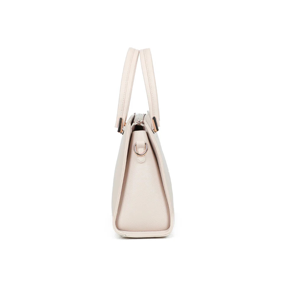 Profil du sac Azure beige : côté net et anneau doré pour accrocher la bandoulière amovible – réf. R-1973-S