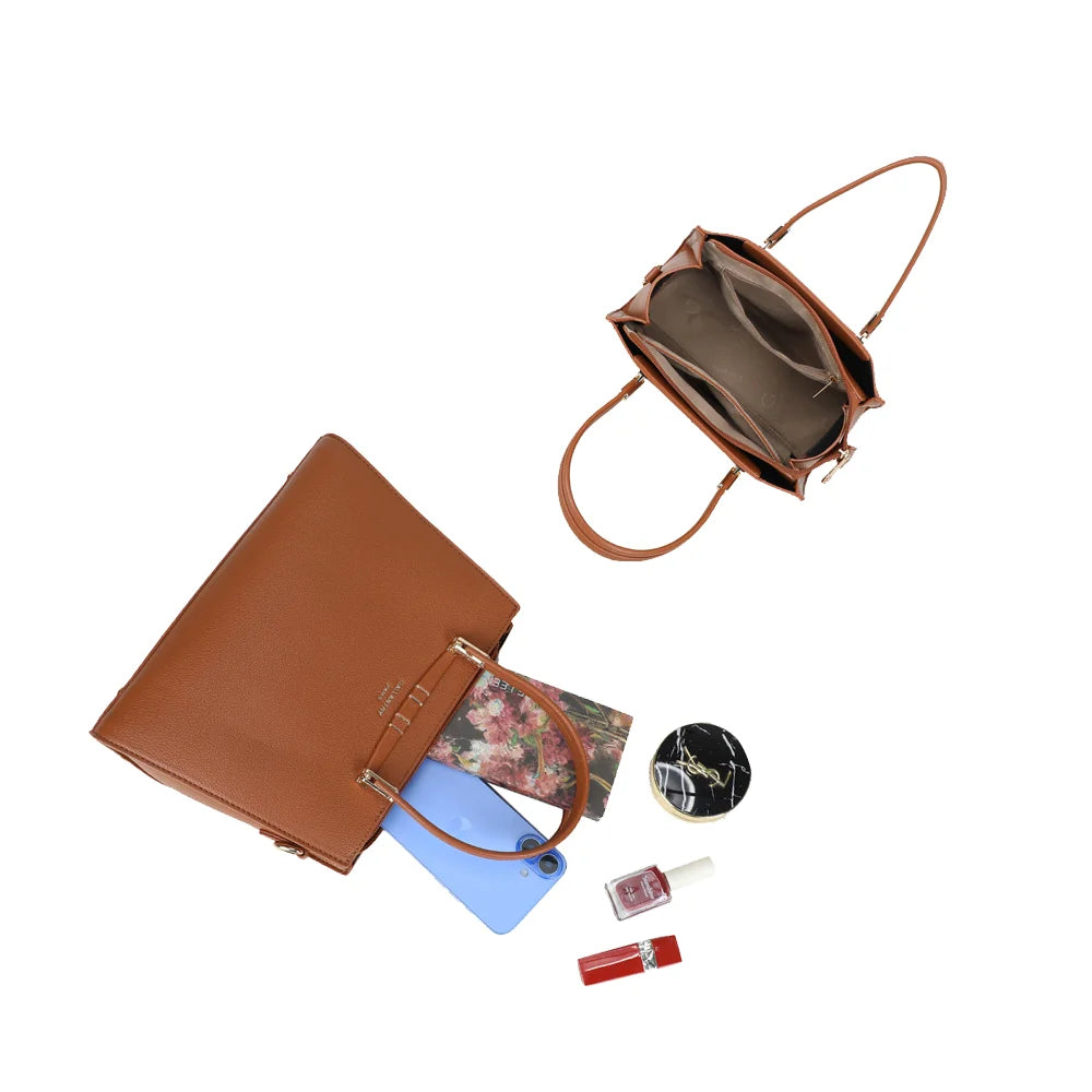 Intérieur du sac Azure marron organisé en compartiments pour téléphone, portefeuille et maquillage – réf. R-1973-S