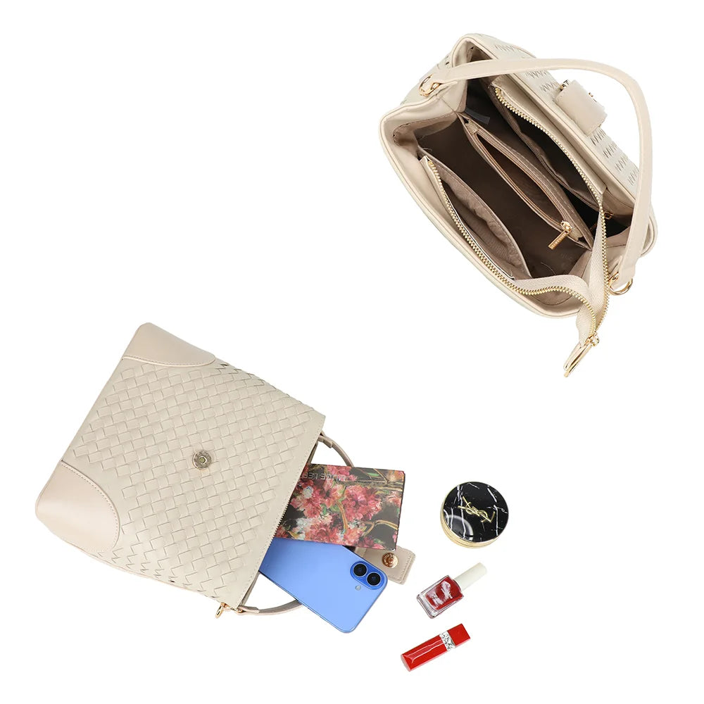 Intérieur du Bellevue beige : fermeture zippée, poche zippée centrale et poches pour les essentiels – réf. DG-5807