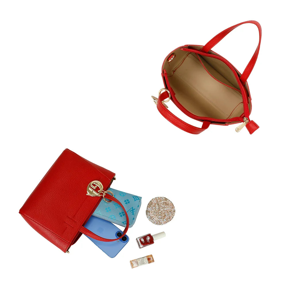 Intérieur du Belleza rouge : fermeture zippée et compartiment doublé pour téléphone et portefeuille – réf. Z-83077