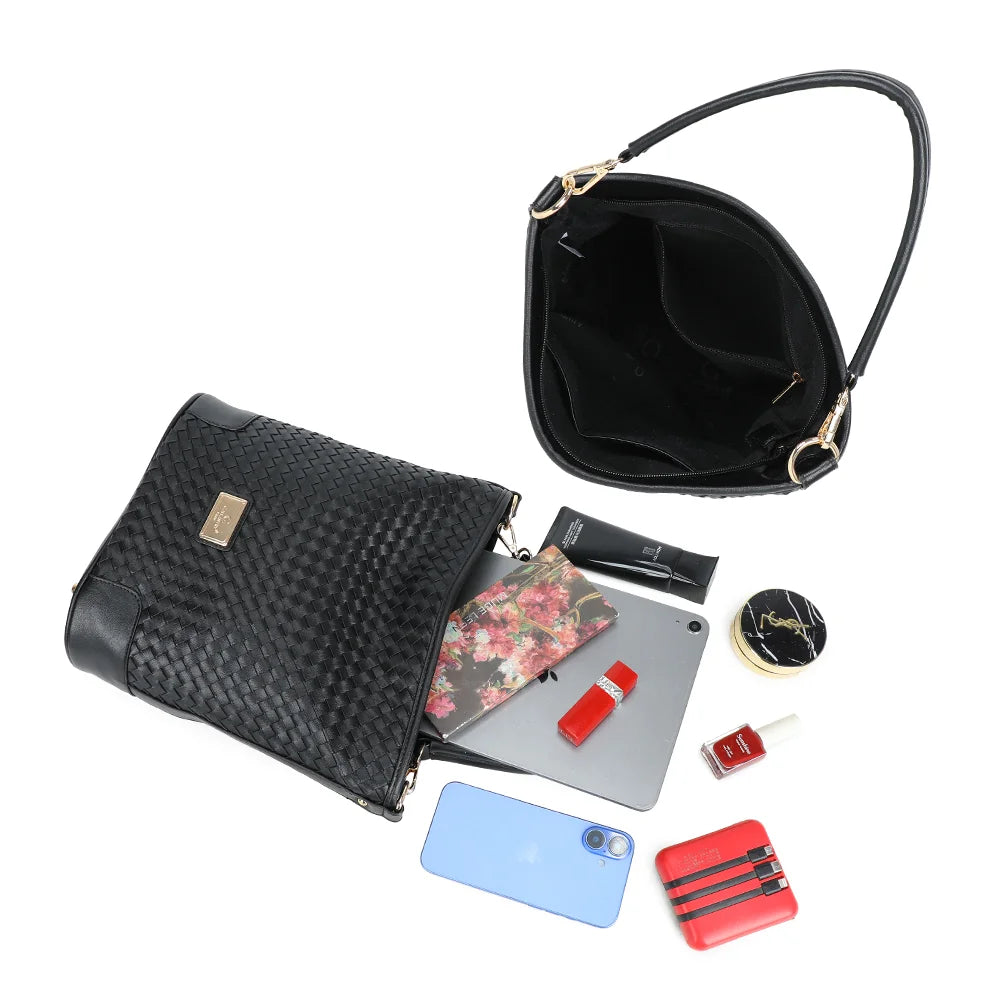 Intérieur du Bellina noir : poches plaquées, poche zippée et place pour une tablette – réf. M-9271-10