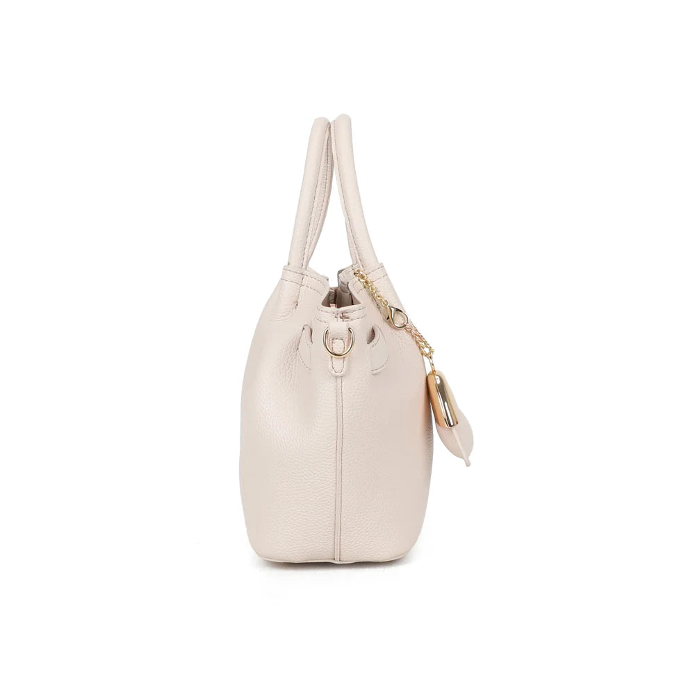 Profil du Blossom beige : 10 cm de profondeur et anneau doré pour accrocher la bandoulière amovible – réf. A-9149