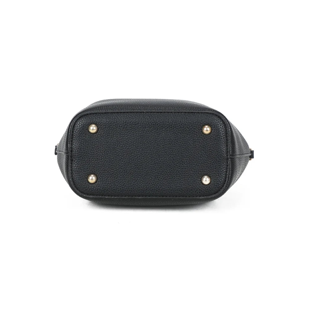 Vue de dessous du Blossom noir en simili cuir grainé, pour découvrir la base de ce petit sac – réf. A-9149