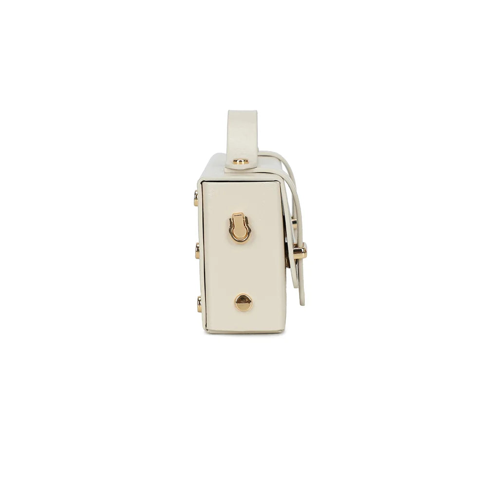 Profil du Boxy beige : 5 cm de profondeur et anneau doré pour accrocher la chaîne – réf. MW-24001