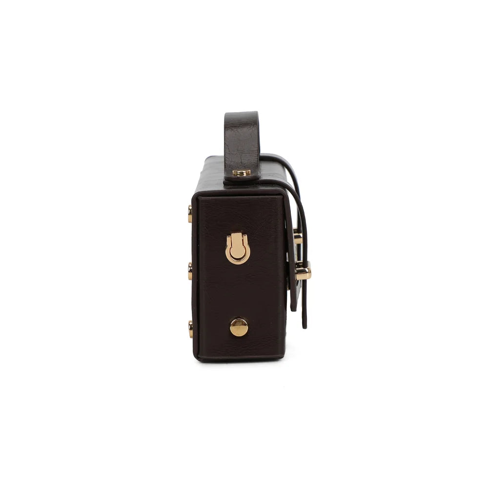 Profil du Boxy café : 5 cm de profondeur et anneau doré pour accrocher la chaîne – réf. MW-24001