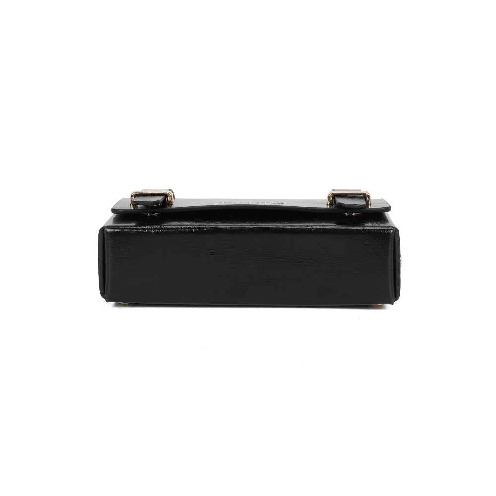 Dessous du Boxy noir, base plate qui garde au sac sa forme de boîte structurée – réf. MW-24001