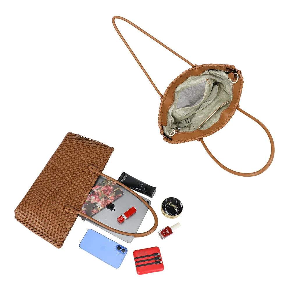 Intérieur du Bréva marron : ouverture zippée, doublure synthétique et poche intérieure zippée pour ranger les petits objets – réf. DG-5822