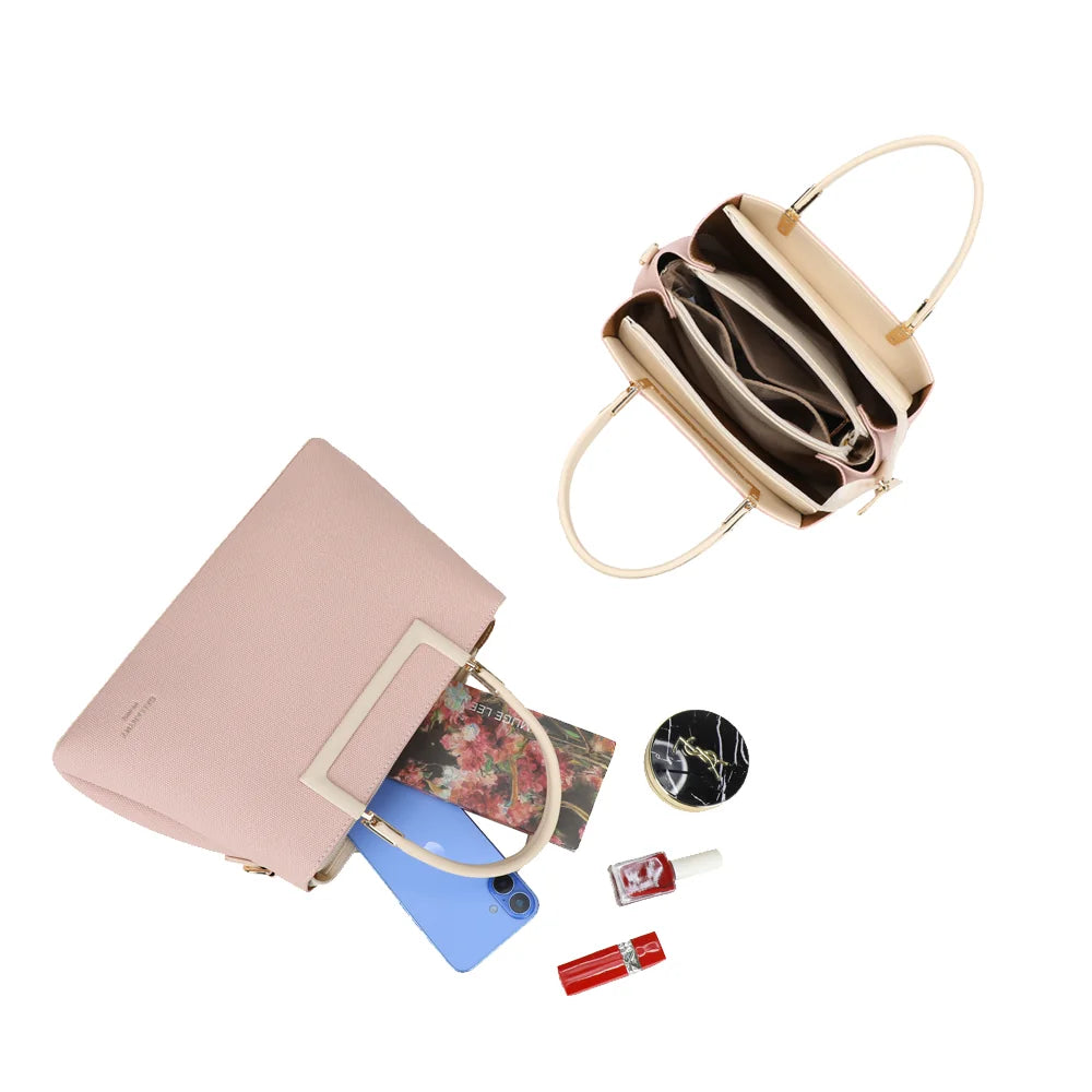 Intérieur du Cambridge rose/beige organisé en trois compartiments pour téléphone et maquillage – réf. DQ-8728