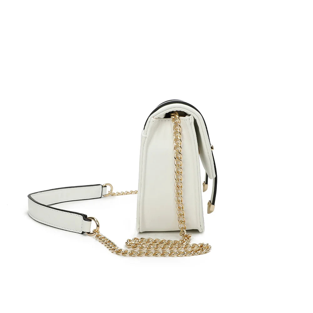 Profil du Chic Intemporel blanc : format compact de 8 cm de profondeur et chaîne dorée – réf. C-0156