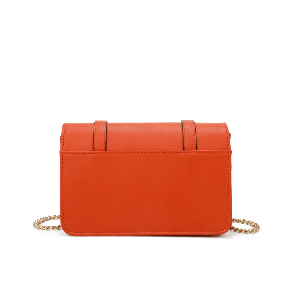 Vue de dos du Chic Intemporel orange : silhouette rectangulaire compacte et chaîne dorée – réf. C-0156