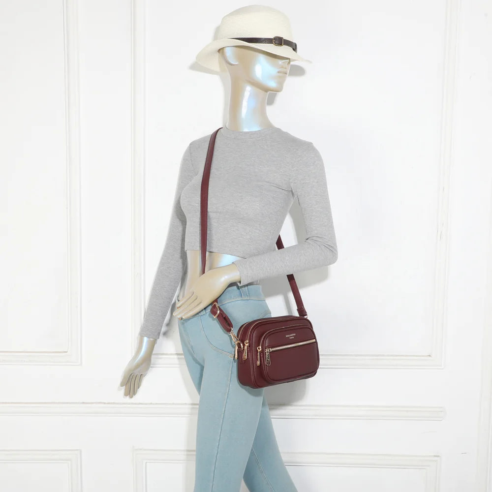 Sac bandoulière femme City Move bordeaux porté en travers du corps, bandoulière réglable – réf. A-9163