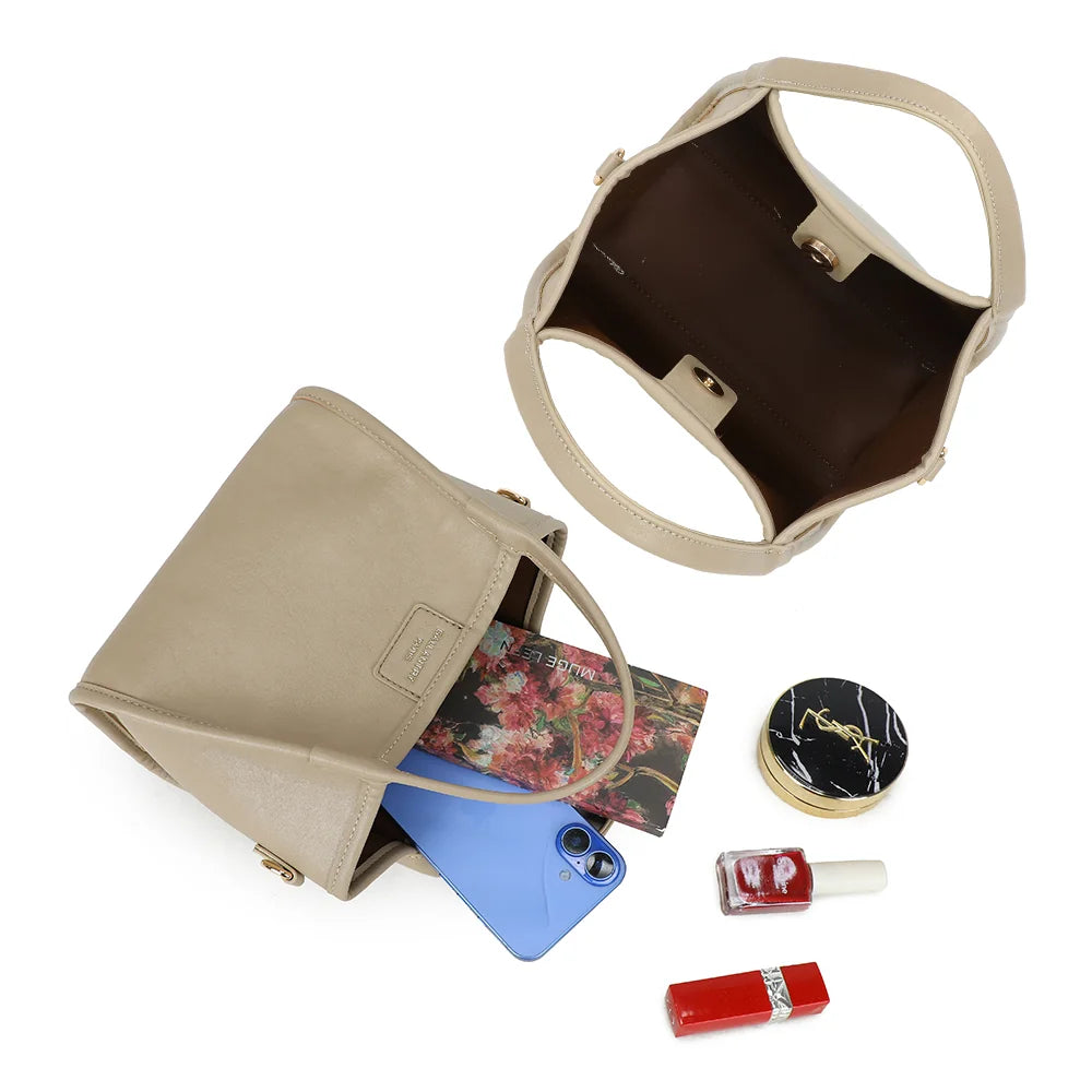 Intérieur du City Pop taupe : compartiment principal pour téléphone et petits essentiels – réf. R-2035