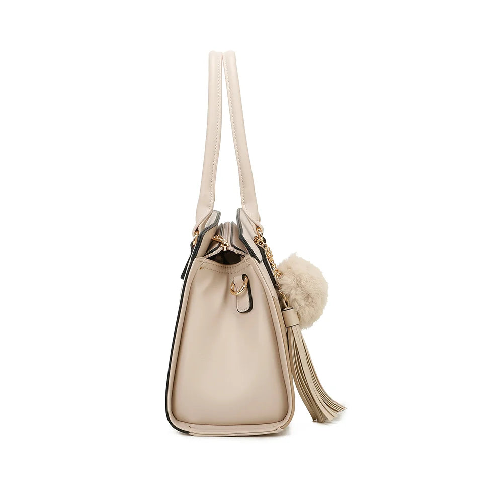 Profil du Cléo beige : 14 cm de profondeur et anneau doré d’attache pour la bandoulière réglable – réf. R-1501-4