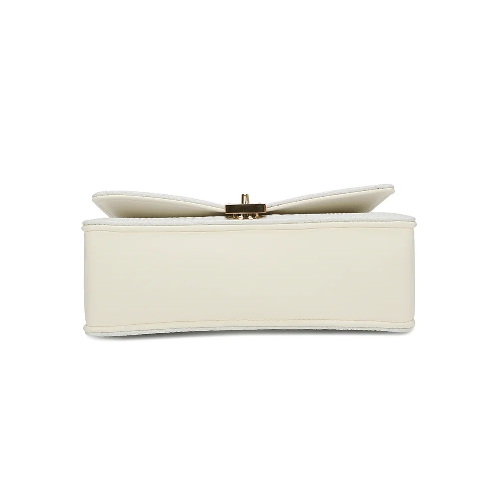 Dessous du sac Corail blanc, base structurée qui garde la forme du sac – réf. R-6661