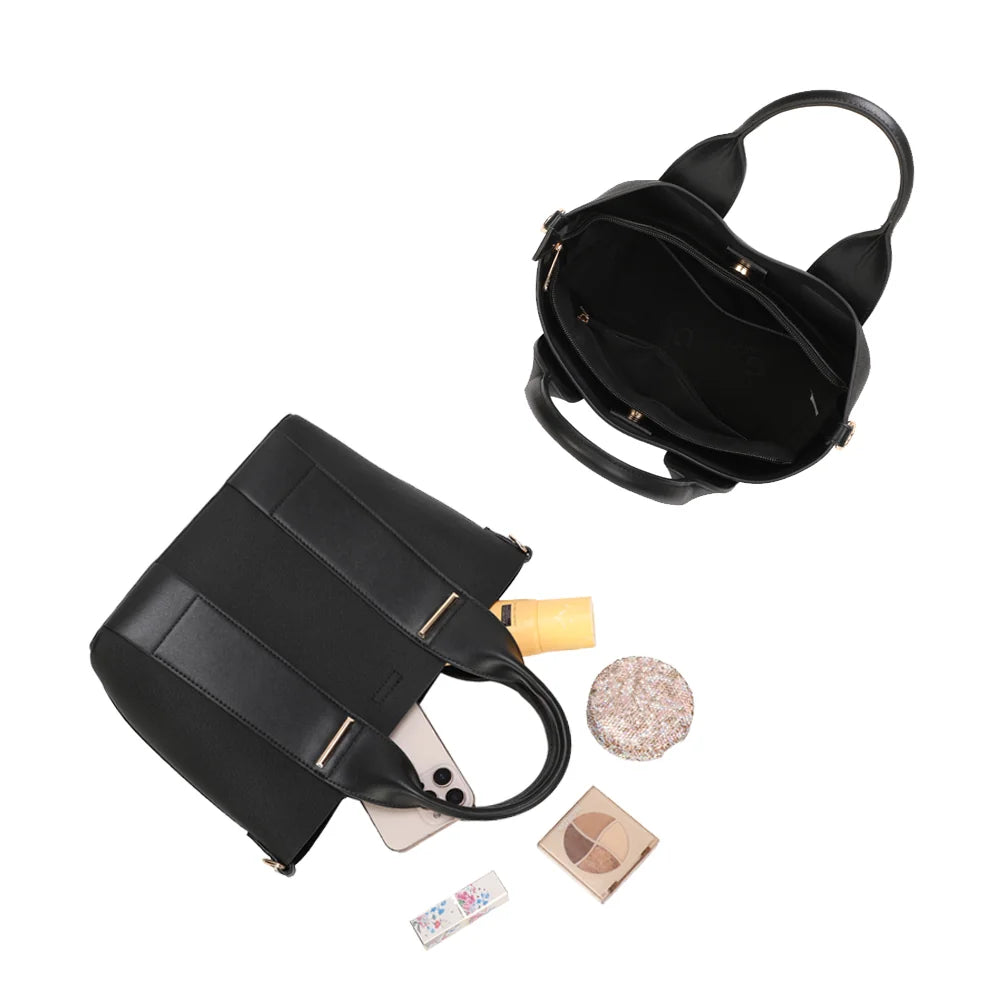 Intérieur du Daily Class noir : de la place pour le téléphone, le portefeuille et le maquillage – réf. KJ-62078