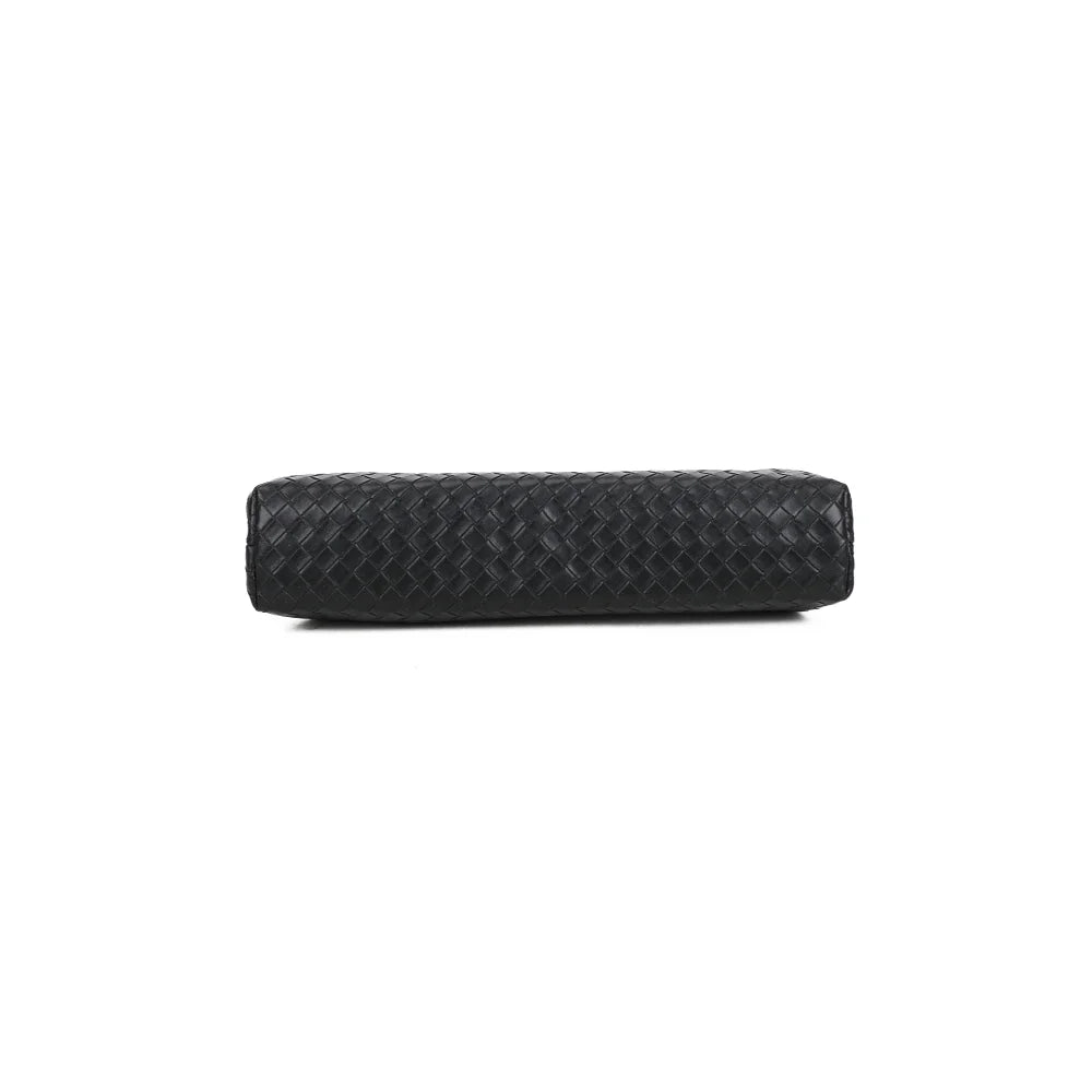 Dessous de la pochette Doria noir : base arrondie et souple au motif tressé – réf. LH-71005