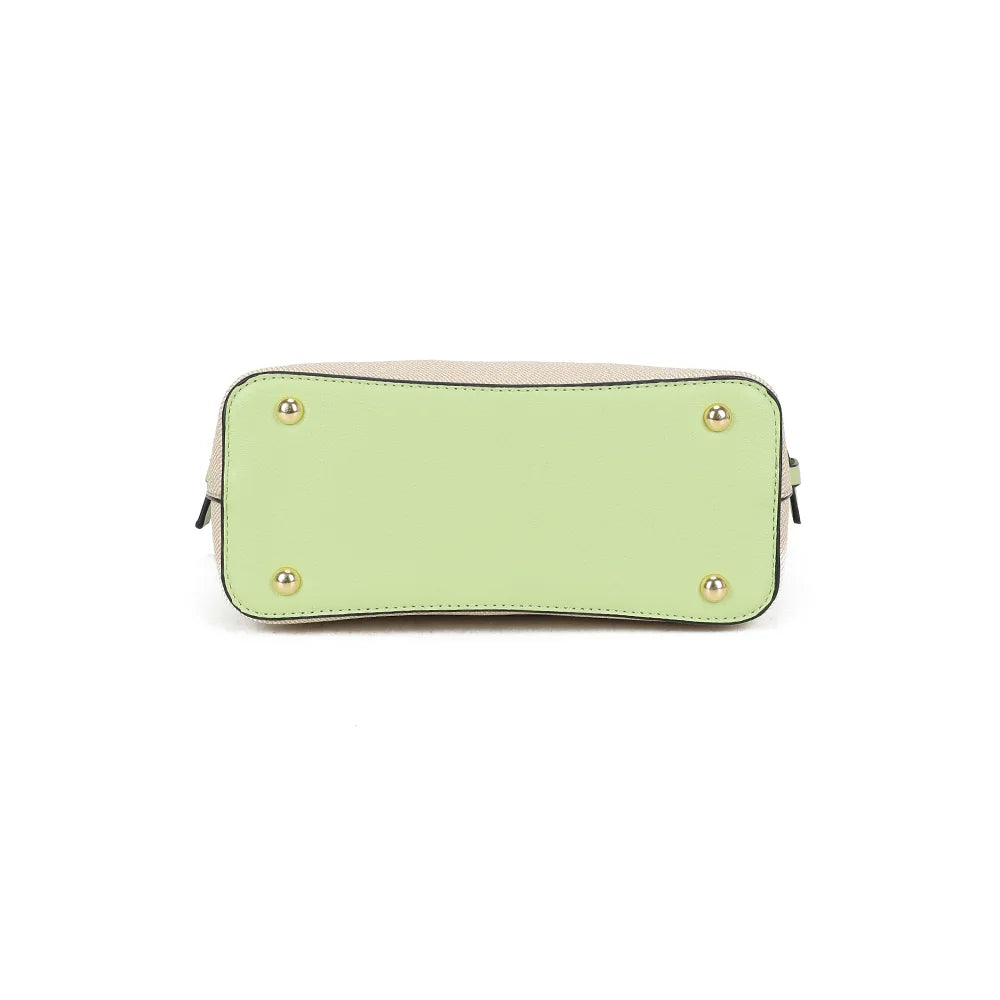 Dessous du sac Eden vert clair avec ses pieds de protection pour le poser sans souci – réf. DQ-8714-1