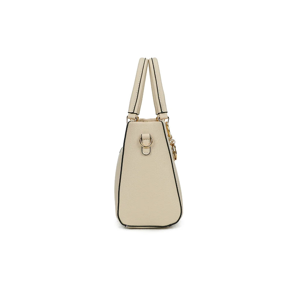 Profil du sac Élancia beige : 12 cm de profondeur et anneau doré pour fixer la bandoulière – réf. DQ-8696