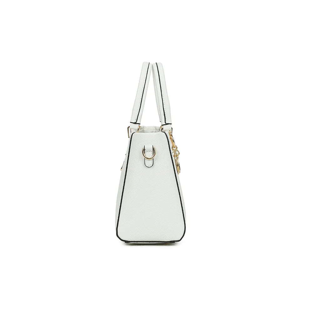 Profil du sac Élancia blanc : 12 cm de profondeur et anneau doré pour fixer la bandoulière – réf. DQ-8696