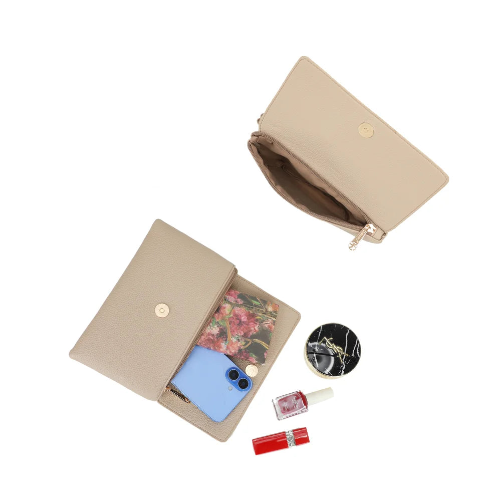 Intérieur de la pochette Elara taupe : rabat aimanté, compartiments et poche zippée – réf. SF-69033