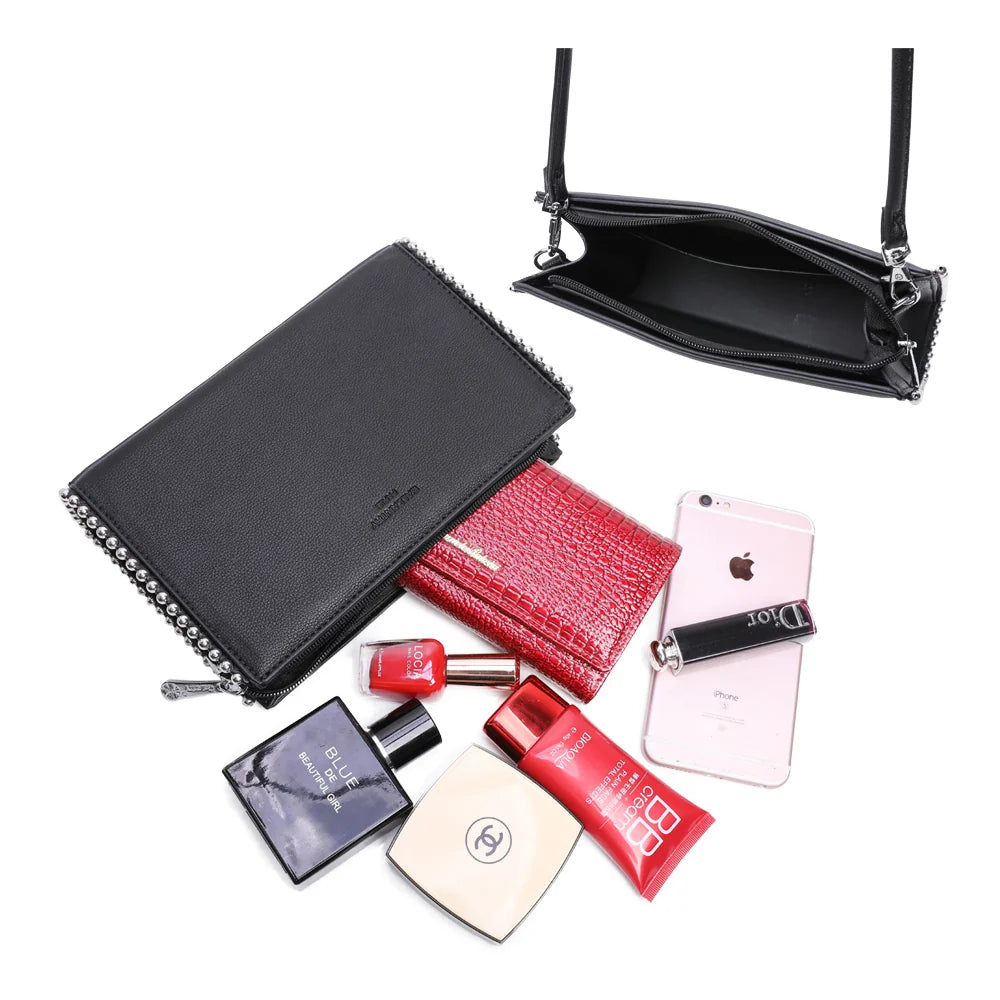Élégance Perlée noir ouverte : compartiment principal zippé pour téléphone, porte-carte et maquillage – réf. R-1559