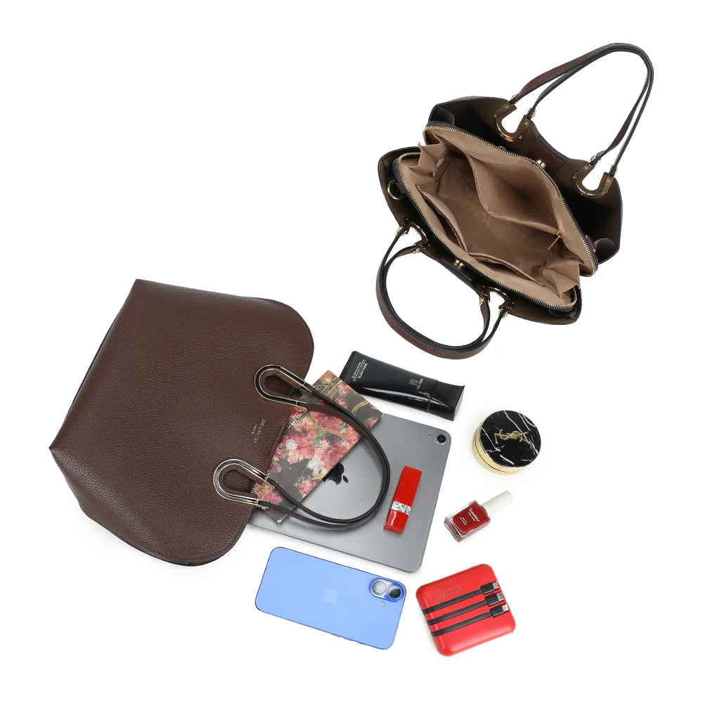 Intérieur du sac Élora café : compartiment central zippé et poche intérieure – réf. M-9382-1
