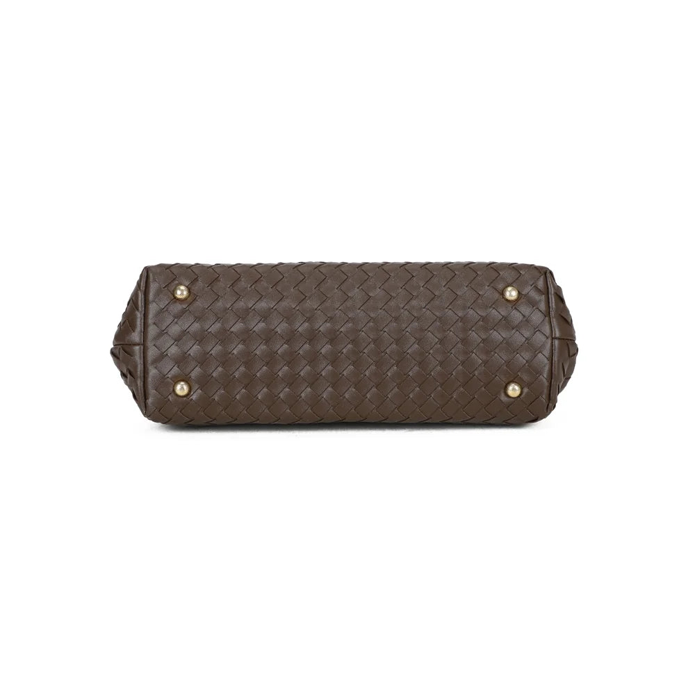 Dessous du sac Émeraude Douce café, posé sur de petits pieds métalliques dorés qui protègent la base – réf. DG-5809